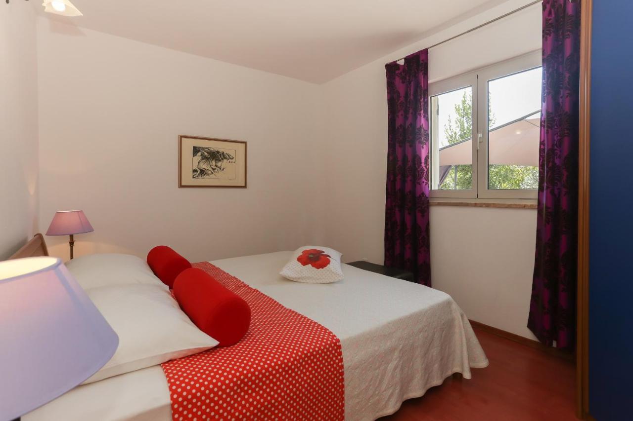 Casa Zorana-Alba Apartments Трогір Екстер'єр фото